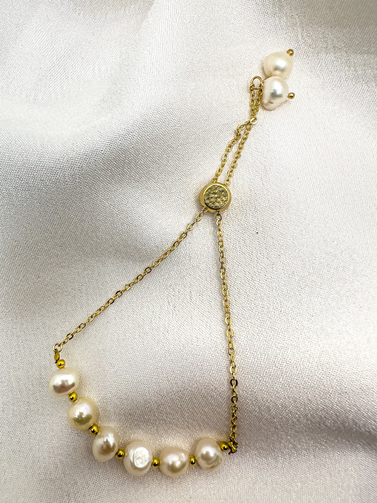 Elegant Pearl Chain Bracelet