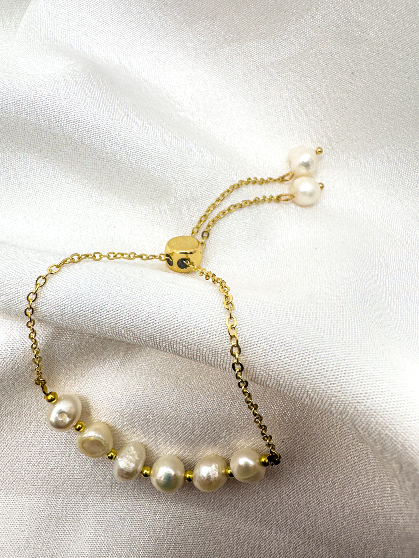 Elegant Pearl Chain Bracelet