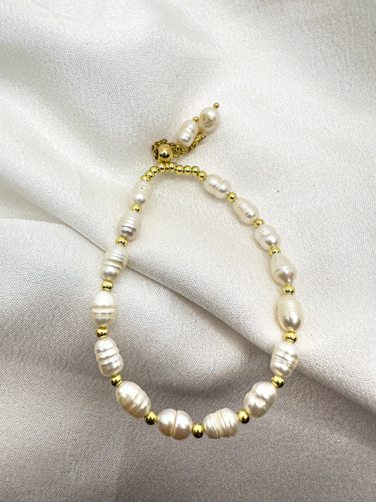 Classic Pearl and Gold Bead Bracelet