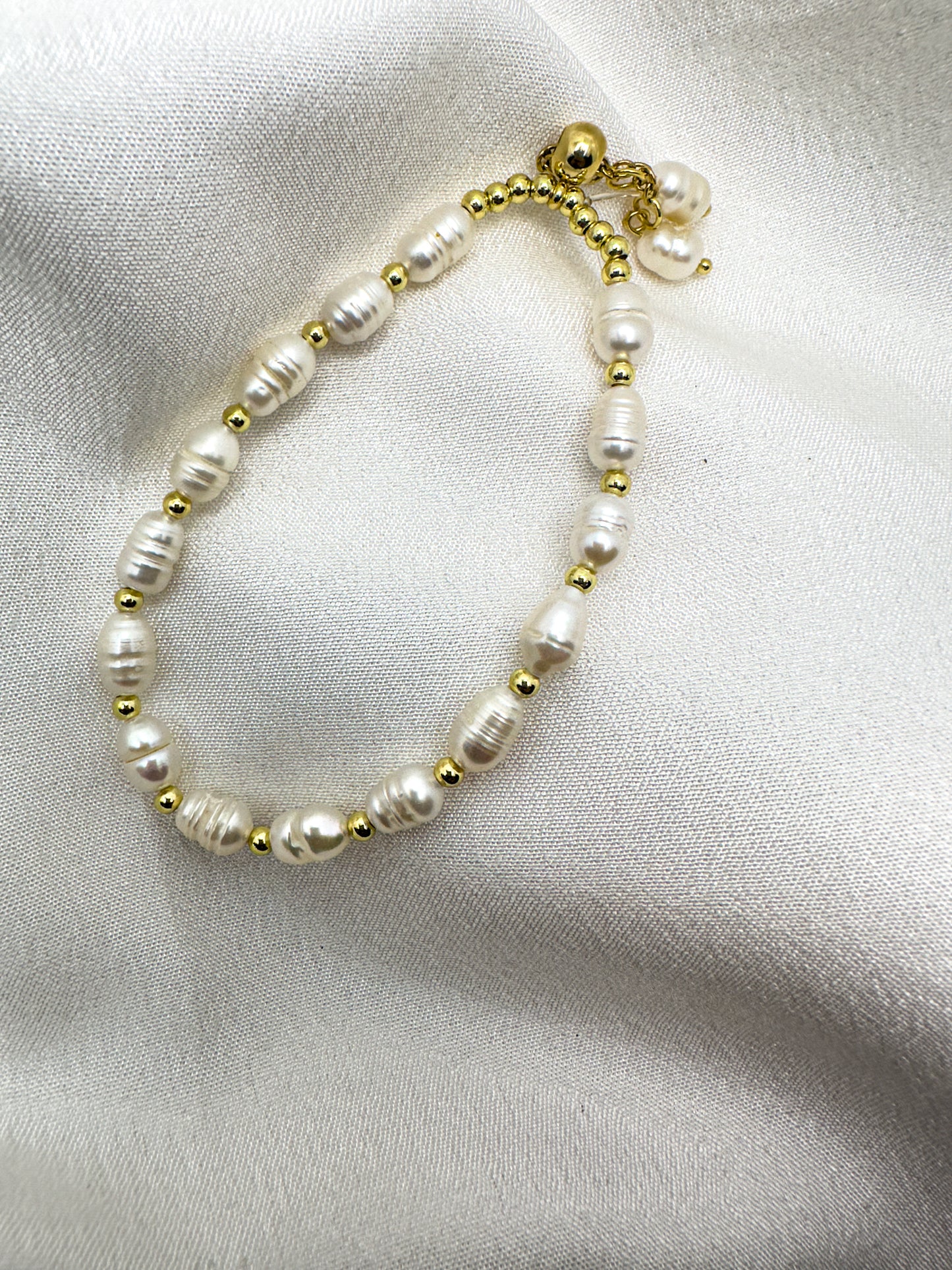 Classic Pearl and Gold Bead Bracelet