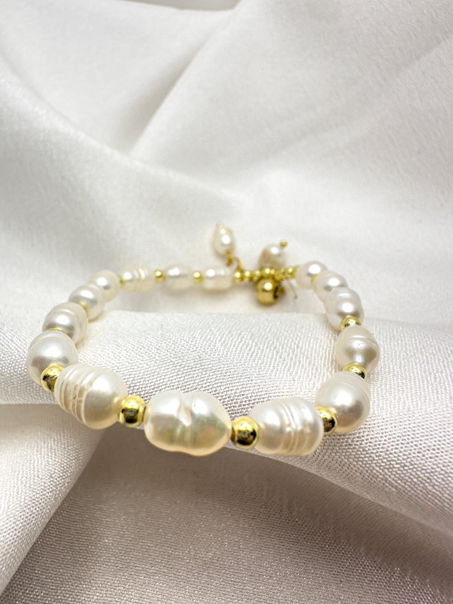 Classic Pearl and Gold Bead Bracelet