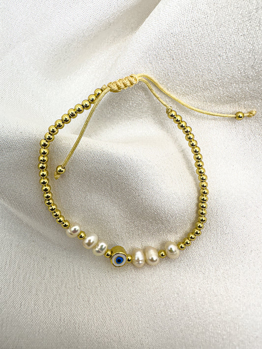 Golden Eye Pearl Bracelet