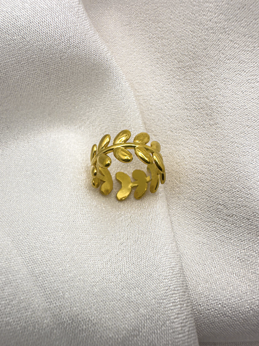 Golden Laurel Ring